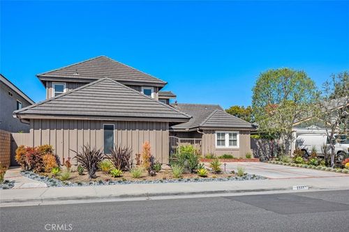 3581 Aquarius Dr, Huntington Beach, CA, 92649-2502 | Card Image