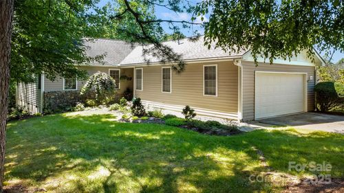 197 Highland Golf Dr, Flat Rock, NC, 28731-7509 | Card Image