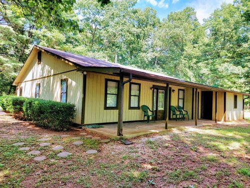 204 Black Bear Ln, Boones Mill, VA, 24065-4933 | Card Image