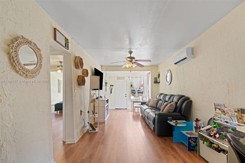 3143 Nw 59th St, Miami, FL, 33142-2102 | Card Image