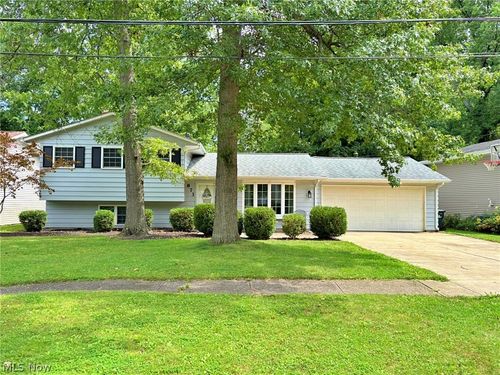 873 W Shore Blvd, Sheffield Lake, OH, 44054-2217 | Card Image