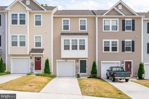 64 Tate Manor Dr, CHARLES TOWN, WV, 25414-1008 | Card Image