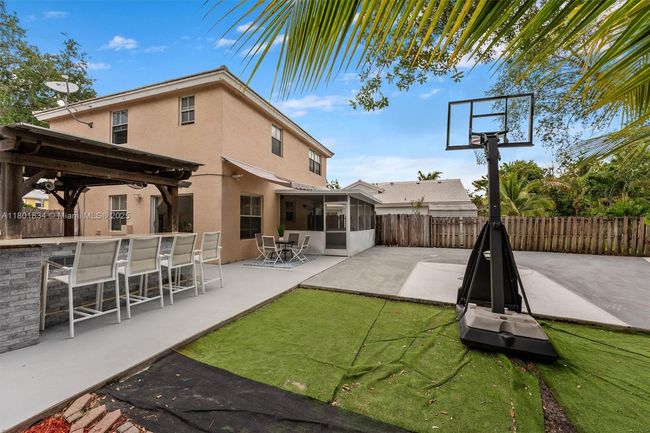 6800 Bayfront Cir, House other with 3 bedrooms, 3 bathrooms and null parking in Margate FL | Image 17