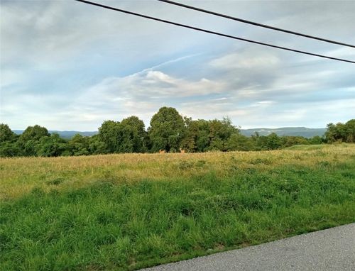 986 Old Pittsburgh Rd, Uniontown, PA, 15401 | Card Image