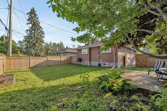 1229 Erindale Dr, House other with 4 bedrooms, 2 bathrooms and 3 parking in Ottawa ON | Image 37