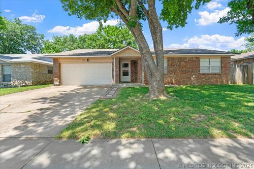 1900 W Gary St, Broken Arrow, OK, 74012-7523 | Card Image