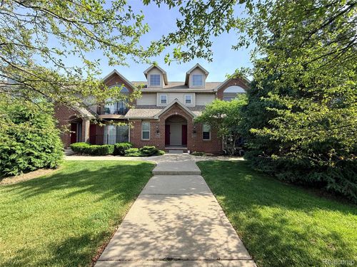 2916 Signature Blvd, Ann Arbor, MI, 48103-6943 | Card Image
