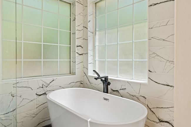 109 Enchanted Dr, House other with 4 bedrooms, 2 bathrooms and null parking in Enchanted Oaks TX | Image 15