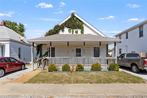 21 W Penning Ave, Wood River, IL, 62095-1932 | Card Image