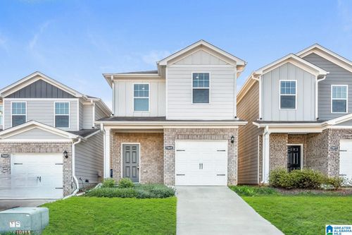 7069 Broad St, PELL CITY, AL, 35128-8233 | Card Image