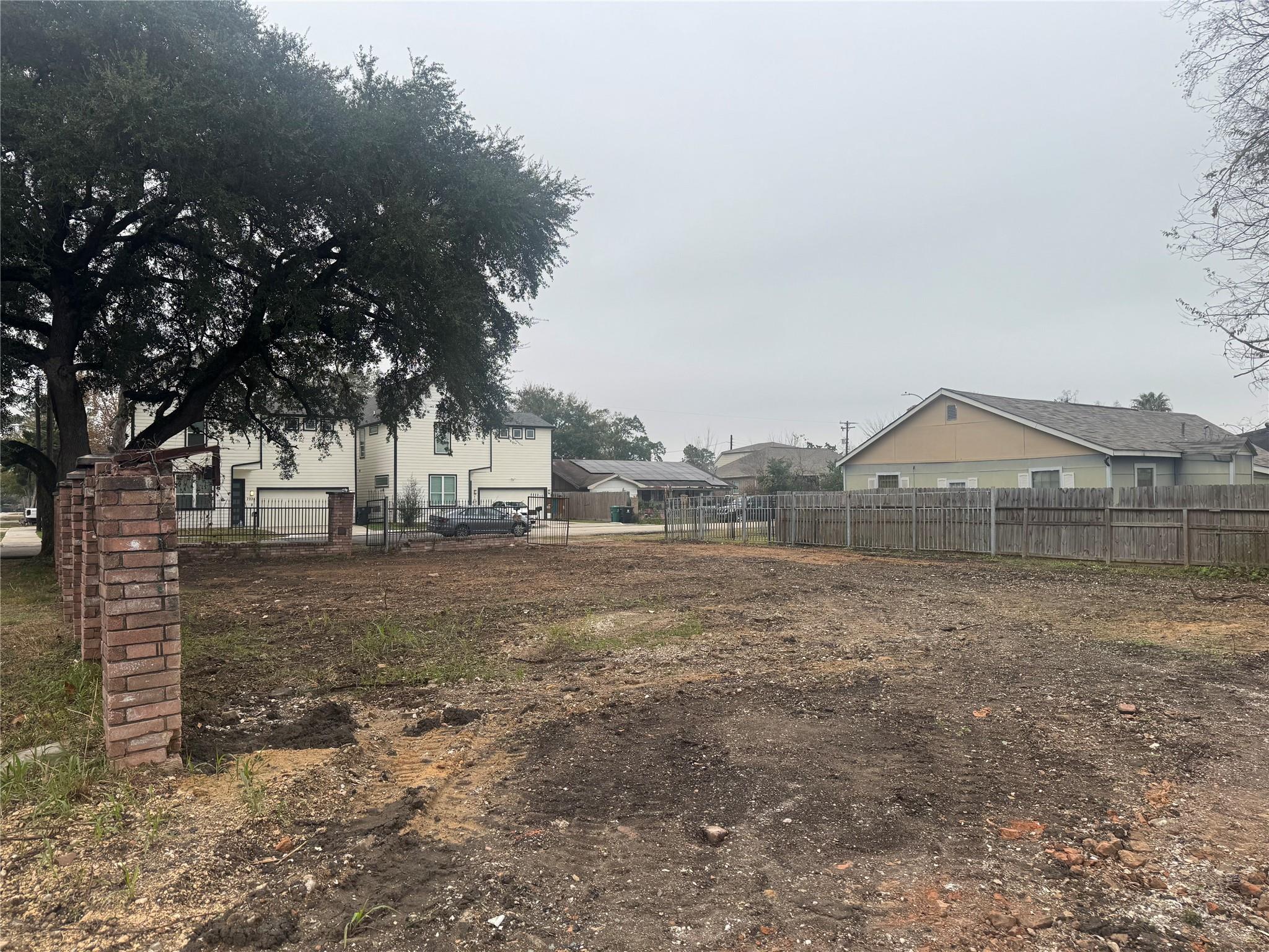 Land in Houston 4