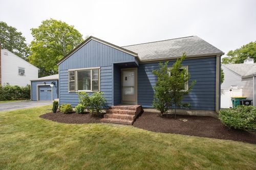 23 Crescent Ave, North Attleboro, MA, 02760-1404 | Card Image