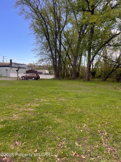 31 Harriet St, Wilkes Barre, PA, 18705-3008 | Card Image