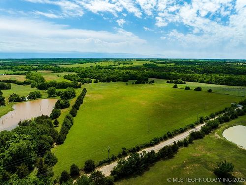 11 E 750 Rd, Cushing, OK, 74023 | Card Image