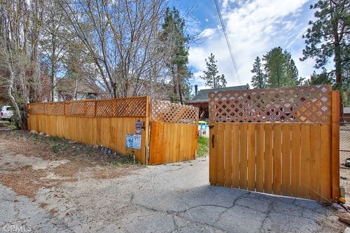 542 Highland Rd, Big Bear Lake, CA, 92315 | Card Image