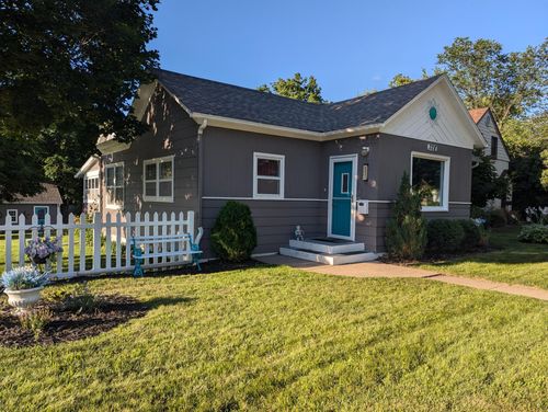 328 W Alcott Ave, Fergus Falls, MN, 56537-2602 | Card Image