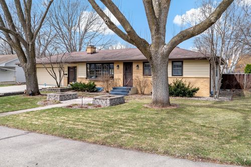 1254 Prairie St, Chaska, MN, 55318-2416 | Card Image