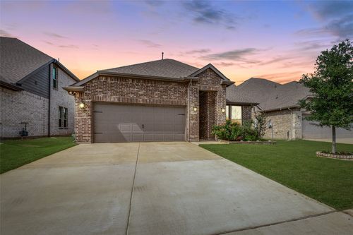 656 Bethpage Dr, Red Oak, TX, 75154-2755 | Card Image