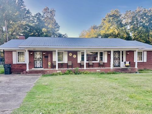 715 N Jones St, Bolivar, TN, 38008-1609 | Card Image