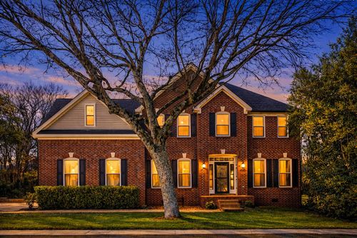 224 Spy Glass Way, Hendersonville, TN, 37075-8520 | Card Image