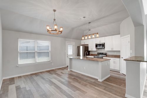 811 Cutting Horse Dr, Mansfield, TX, 76063-2469 | Card Image