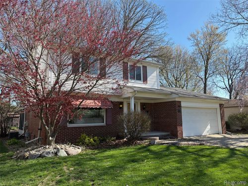 13842 Heritage St, Riverview, MI, 48193-7850 | Card Image