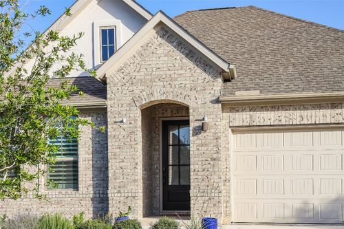 8000 Sunrise Ravine Pass, Lago Vista, TX, 78645-2379 | Card Image