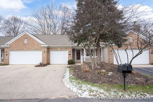 5923 W Lyn Haven Dr Se, Kentwood, MI, 49512-9317 | Card Image