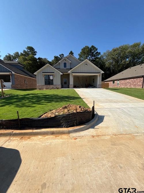 7929 Greenhill Dr, Tyler, TX, 75703-6186 | Card Image