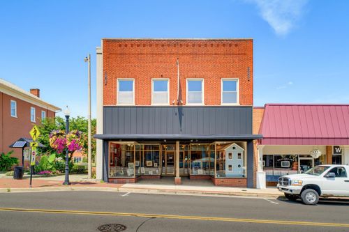 329 Main St W, Waynesboro, VA, 22980 | Card Image