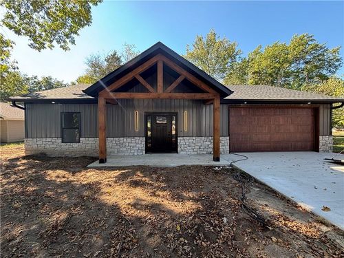 103 N Cherokee St, Frontenac, KS, 66763-2276 | Card Image