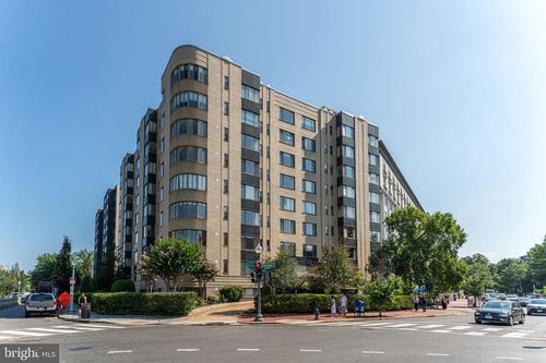 807-1 Scott Cir Nw, WASHINGTON, DC, 20036-2207 | Card Image