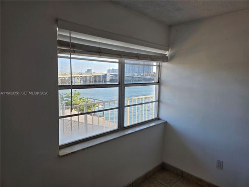 apt-11-2150 Bay Dr, Miami Beach, FL, 33141-3463 | Card Image