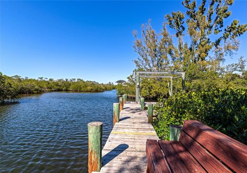 950 Oxford Dr, Englewood, FL, 34223-4318 | Card Image