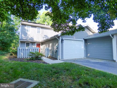 512-512 Kensington Ct, York, PA, 17402-9595 | Card Image