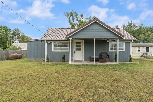 301 Melton Dr, Pineville, MO, 64856-8272 | Card Image