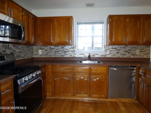 540 Davids Ct, Lakewood, NJ, 08701-5883 | Card Image