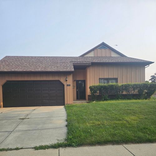 1125 W Lloyd St, Milwaukee, WI, 53205-1335 | Card Image