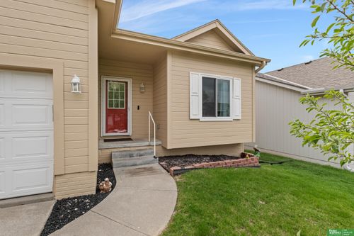15113 Camden Avenue, Omaha, NE, 68116 | Card Image