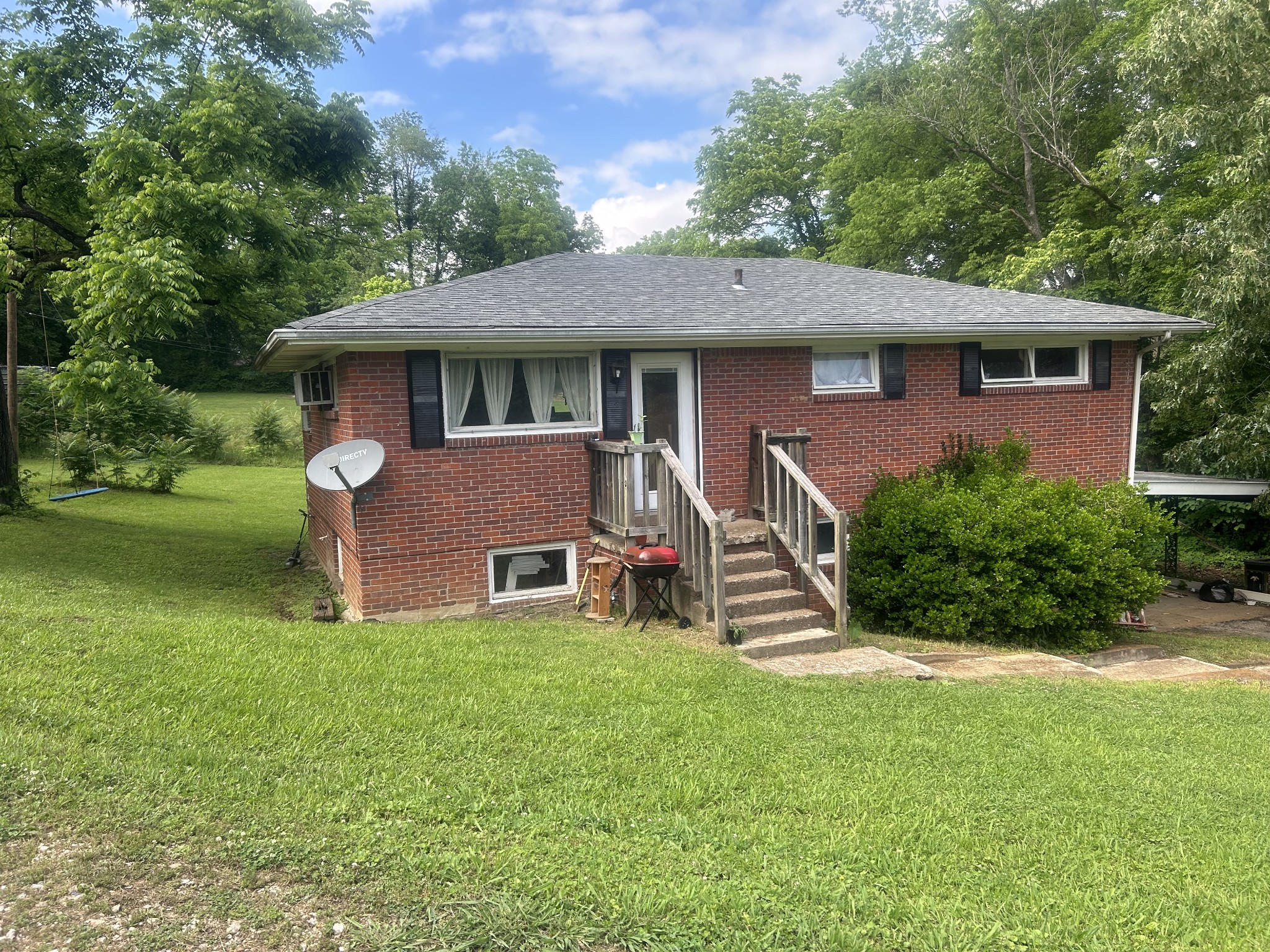 Washington Ave, Camden, TN 38320