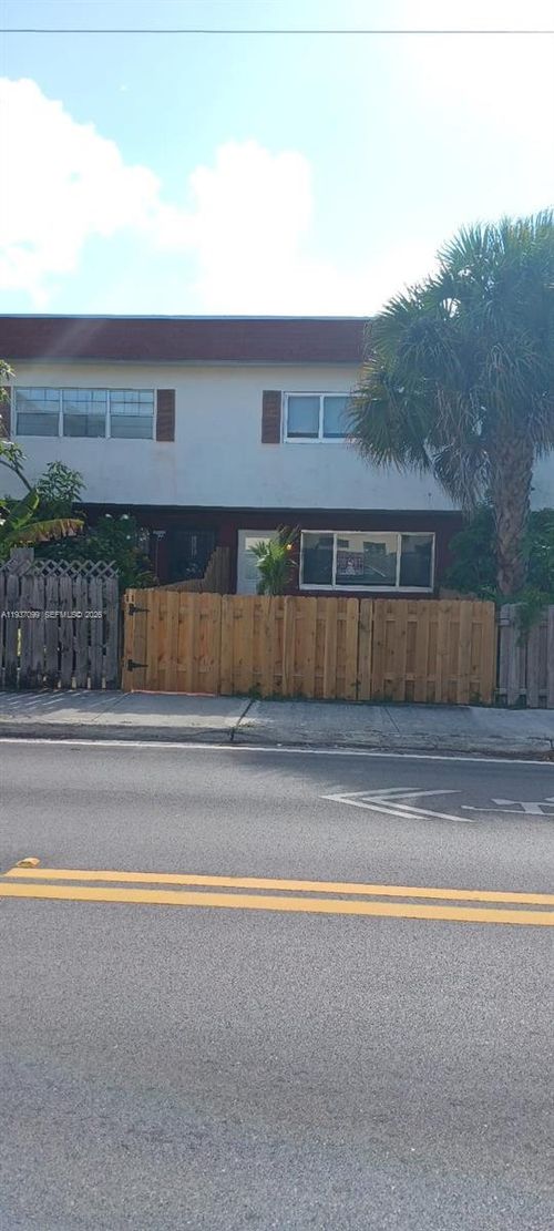 apt-102-1570 Ne 151st St, North Miami Beach, FL, 33162-5958 | Card Image