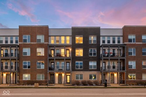unit-204-727 N Illinois St, Indianapolis, IN, 46204-1457 | Card Image