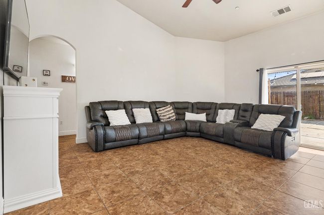 605 Cornelia St, House other with 4 bedrooms, 2 bathrooms and null parking in Wasco CA | Image 9