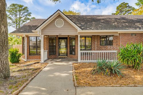 1037 Otter Cir, Beaufort, SC, 29902-5861 | Card Image