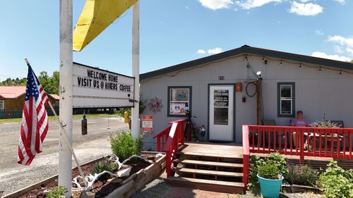 212 E 10th St, Cimarron, NM, 87714-8508 | Card Image