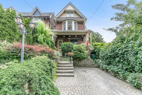 upper-91 Ivy Ave, Toronto, ON, M4L2H8 | Card Image