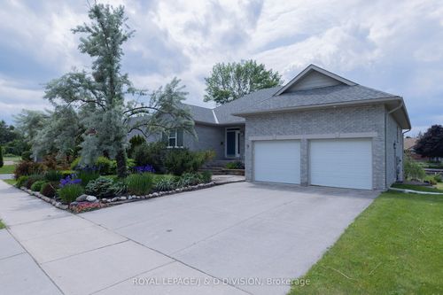 9 Victoria Ave, Lakefield, ON, K0L0A0 | Card Image