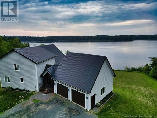 233 Bunker Hill Rd, Wilsons Beach, NB, E5E1M3 | Card Image