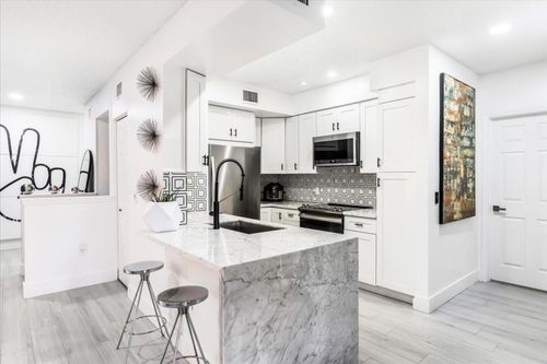 202-2452 Centergate Dr, Miramar, FL, 33025-7211 | Card Image