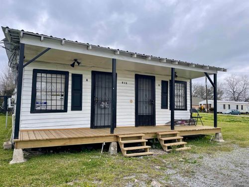 931 Eleanor St, Port Allen, LA, 70767-2013 | Card Image